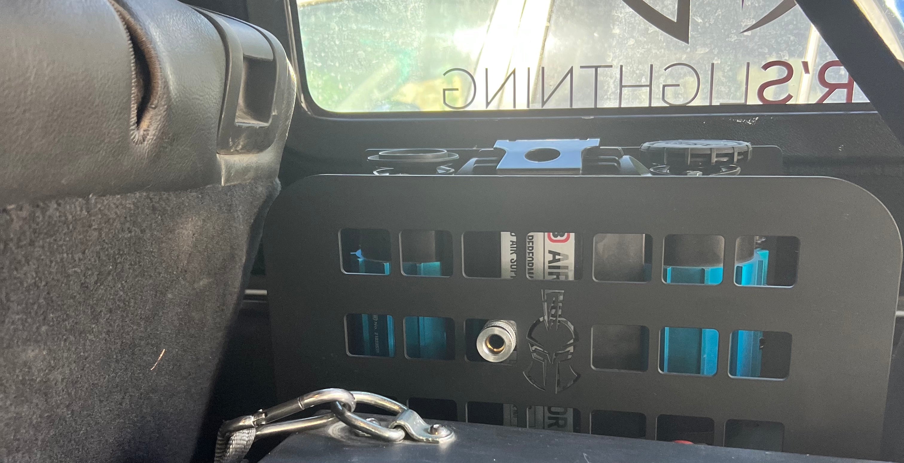Thor's Lightning Refuge MOLLE Portable Air Compressor Mount for Jeep Wrangler JKU 2007-2018 - Demo   5
